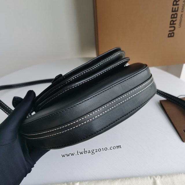 Burberry專門店新款女士肩背包 巴寶莉鞣制雙色皮革弧形小挎包 yxb1006